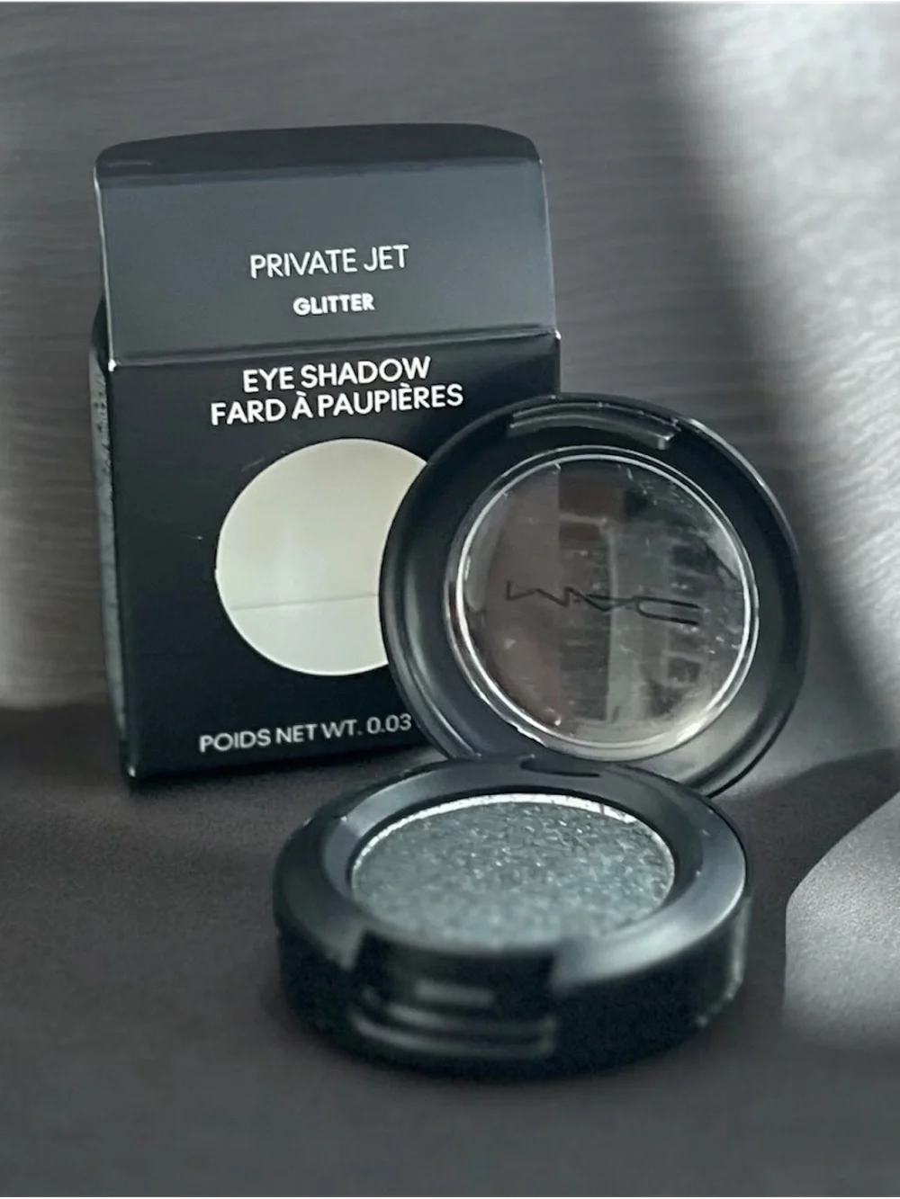 🆕 Private Jet - MAC Cosmetics Glitter Eyeshadow — blackened green w/ sparkles